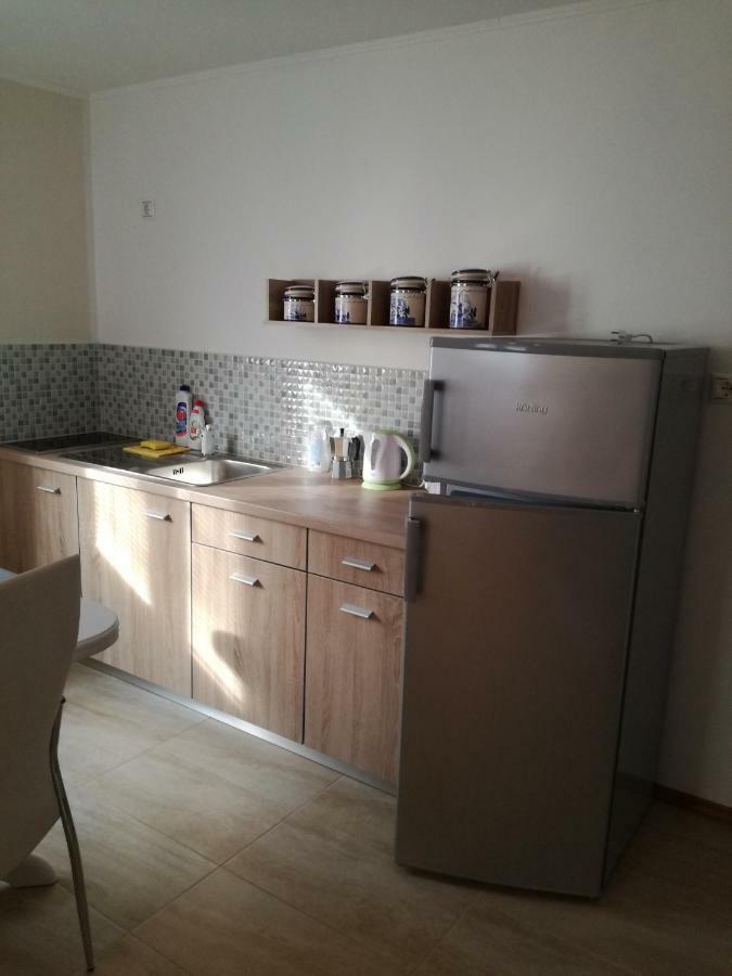 Pinezići Apartments Milena מראה חיצוני תמונה