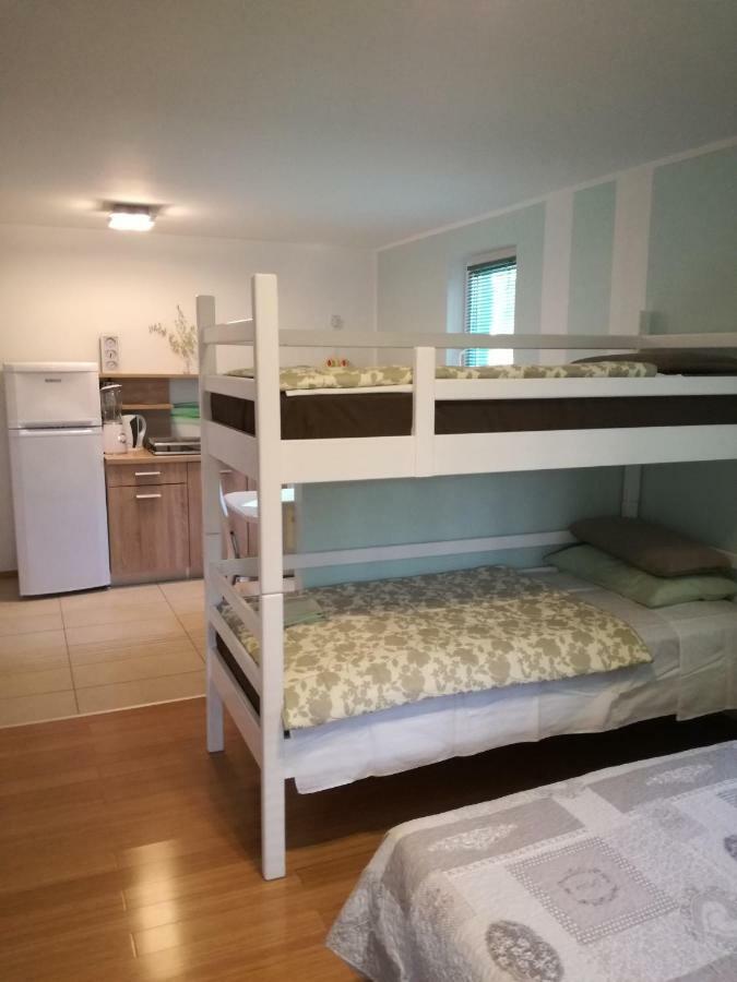 Pinezići Apartments Milena מראה חיצוני תמונה